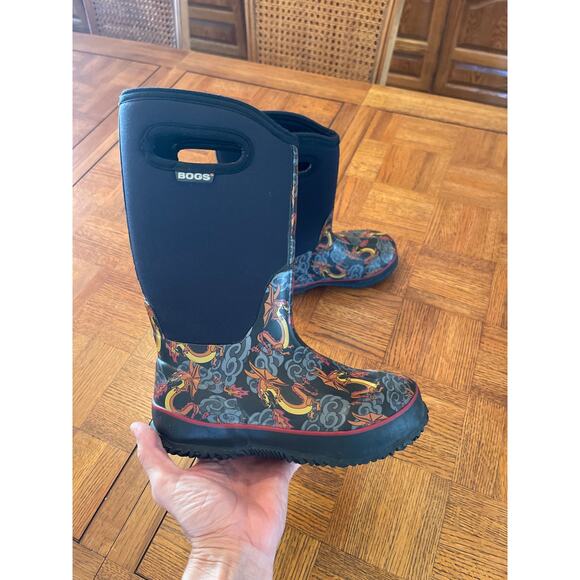 BOGS CLASSIC HIGH DRAGON NEOPRENE WINTER BOOT SIZE YOUTH 2 - Picture 1 of 6
